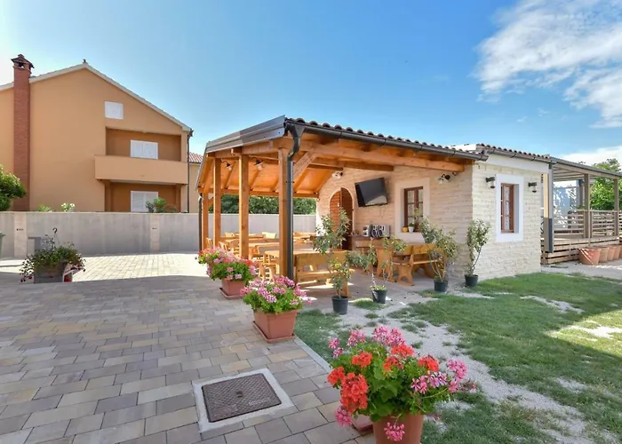 Medanic - Private Pool Apartment Privlaka (Zadar)