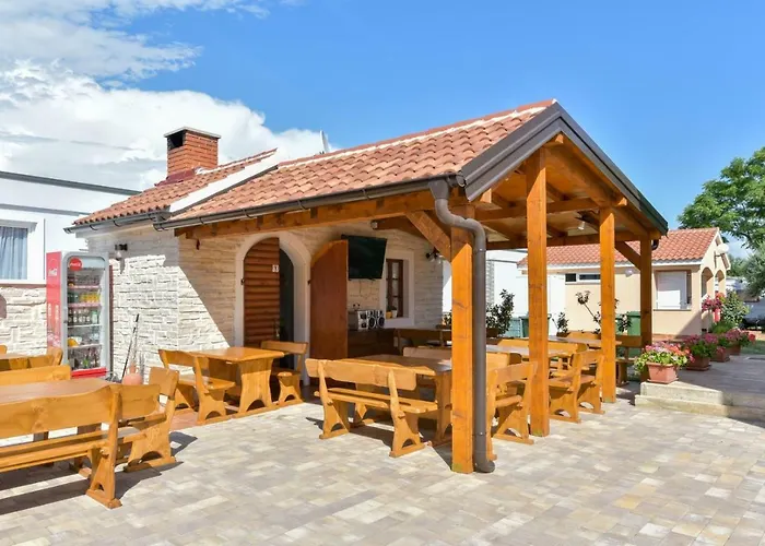 Apartment Medanic - Private Pool *